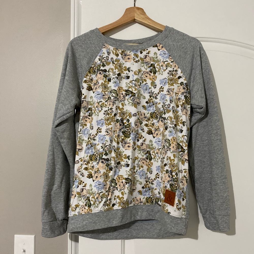 Sweatshirt